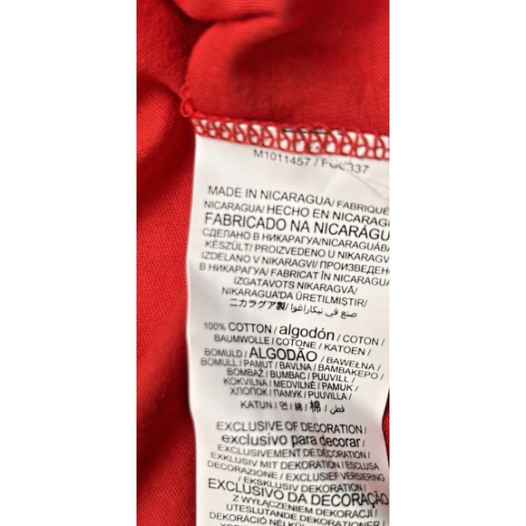 NHL Washington Capitals Women's Red Graphic Tee Medium V-Neck T-Shirt - Picture 8 of 11